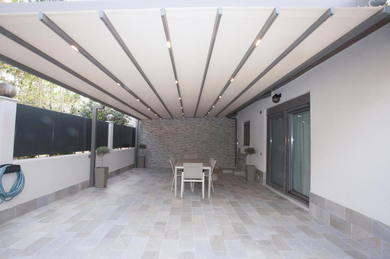 Dolphin Villa Peraia  Luaran gambar