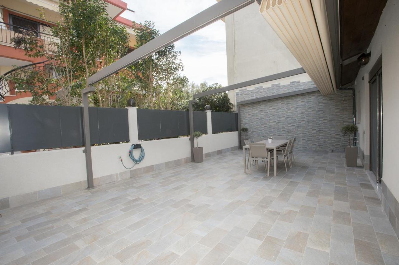 Dolphin Villa Peraia  Luaran gambar
